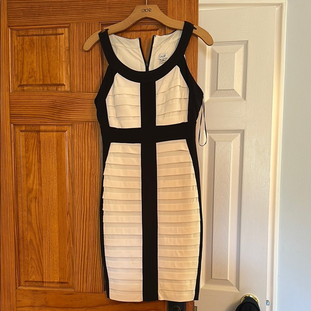 Cache Cream and Black Bodycon Mini Dress Size 2